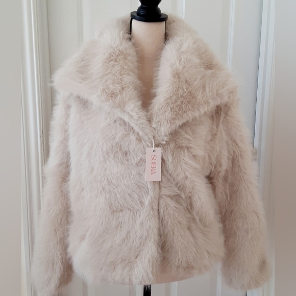 SOERA Jackets & Blazers - Plush SOERA Cream Faux Fur Loose Stand Collar Jacket, XL (12)